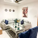 Lujoso apartamento frente a la playa